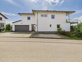 Vorderansicht - 7 Zimmer Mehrfamilienhaus, Wohnhaus in Bruckberg