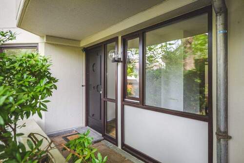 Eingangstür - 4 Zimmer Etagenwohnung zum Kaufen in Aachen