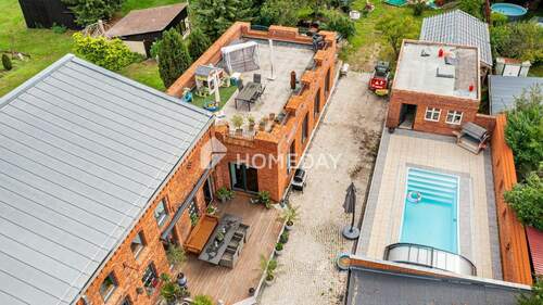 Außenansicht Drohne 4 - Einfamilienhaus & Remise mit 3 Wohneinheiten - Einzigartiges Ensemble für exklusives Wohnen