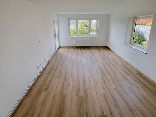 Wohnzimmer I - Vermietete 3-Zimmer-Eigentumswohnung im renovierten Zustand (Eversten) - ohne Käuferprovision!