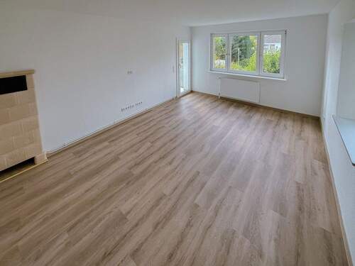 Wohnzimmer II - 3 Zimmer Etagenwohnung zum Kaufen in Oldenburg