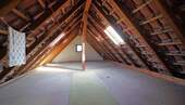 Dachgeschoss ausbaubar! - 