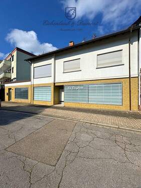 Gebäudeansicht - 8 Zimmer Mehrfamilienhaus, Wohnhaus zum Kaufen in Quierschied