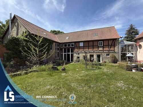 Nebengelass - Spektakuläres Fachwerkensemble mit ausgebauter Feldsteinscheune und Künstlergarten in Ostingersleben