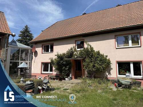 Wohnhaus - 9 Zimmer Einfamilienhaus zum Kaufen in Ostingersleben