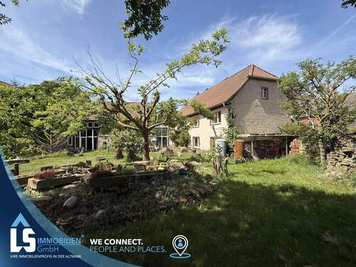 Wohnhaus - Einfamilienhaus mit 450,00 m&sup2; in Ostingersleben zum Kaufen