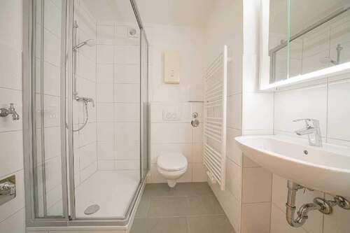 Badezimmer - Etagenwohnung mit 48,00 m&sup2; in Düsseldorf zur Miete