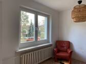 Zimmer OG m. neuem Fenster - 