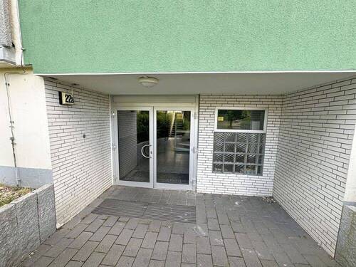 Haustür - 2 Zimmer Etagenwohnung in Glinde