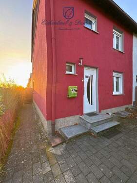 Eingangsbereich - Reihenmittelhaus mit 102,00 m&sup2; in Friedrichsthal zum Kaufen