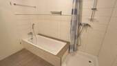 mit Wanne und Dusche - 