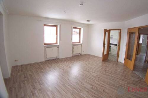 1538 Wohnzimmer - 3 Zimmer Etagenwohnung in Arnbruck