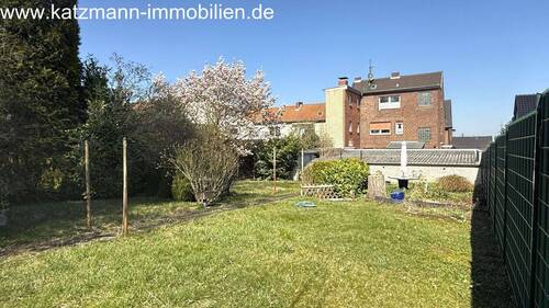 1.933 m² großes Gesamt-Grundstück (WuG + 3-FH) - 