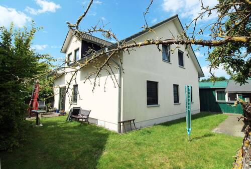 Blick auf die Terrasse - 7 Zimmer Mehrfamilienhaus, Wohnhaus in Born a. Darß