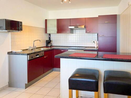 Küche mit Tresen - 2 Zimmer Etagenwohnung in Leipzig