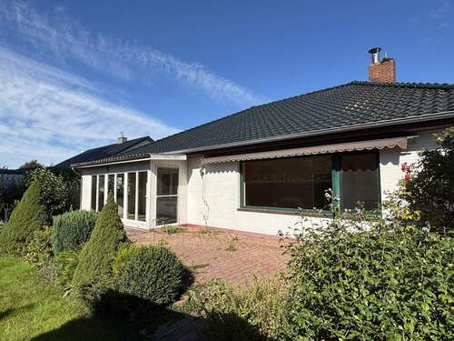 Rückseite mit Terrasse - Bungalow mit 148,20 m² in Eggebek zum Kaufen