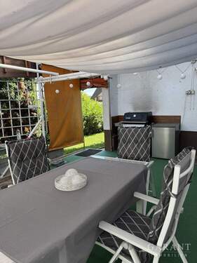 Überdachter Grill- u. Sitzbereich - 7 Zimmer Mehrfamilienhaus, Wohnhaus in Korntal-Münchingen