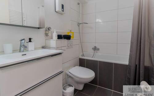 Wannenbad - 1 Zimmer Etagenwohnung in Düsseldorf Benrath