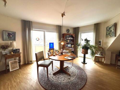 Essbereich mit Ausgang zum Balkon - 4 Zimmer Etagenwohnung zum Kaufen in Göttingen