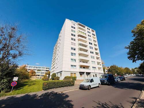 3 Hausansicht - 3 Zimmer Etagenwohnung in Göttingen
