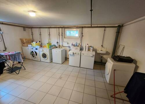 Waschraum - Etagenwohnung mit 74,00 m&sup2; in Dörfles-Esbach zur Miete