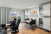 Wohnzimmer (2) - Frei und bezugsfertig: Moderne 2-Raum-Wohnung inklusive hochwertiger Einbauküche