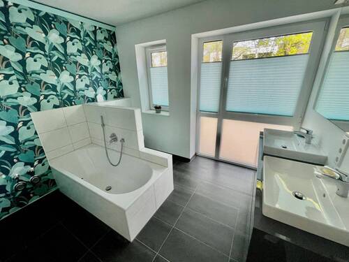 Vollbad mit Dusche.jpeg - 