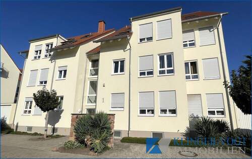 Hausansicht - Attraktive 3 Zimmer Wohnung mit EBK und Garage