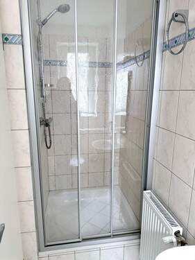 Dusche im Gäste-WC - 