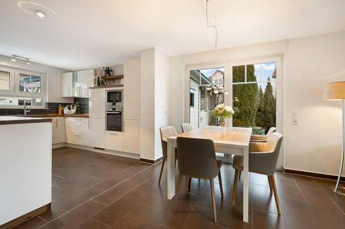 Wohn- und Essbereich - Doppelhaushälfte mit 147,30 m&sup2; in Bad Vilbel zum Kaufen