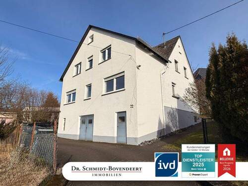 Bild 1 - Großzügiges Ein-Zweifamilienhaus mit Garagen und ca. 1.195 m² Grundstück!