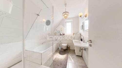 Bad + Badewanne & Dusche - 