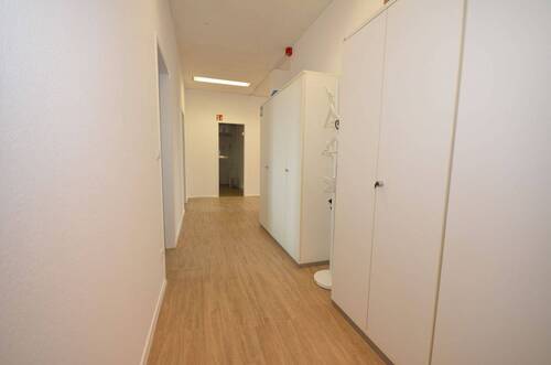 Flur - 4 Zimmer Büro in Neu-Isenburg