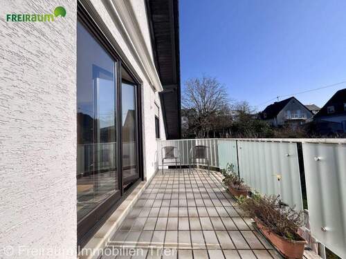 Bild 1 - TR-Ruwer: Sonnige 3 ZKB Eigentumswohnung mit Balkon und Stellplatz in beliebter Höhenlage.