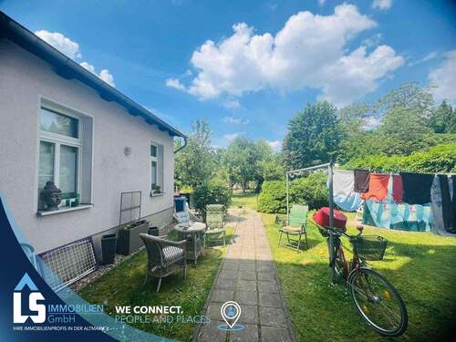 Hinterhof mit Garten - 