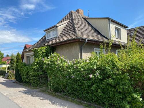 Frontansicht - 6 Zimmer Mehrfamilienhaus, Wohnhaus zum Kaufen in Anklam