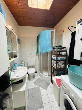 bad.jpg - 3 Zimmer Mehrfamilienhaus, Wohnhaus in Oldenburg