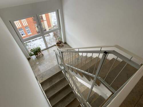 Gepflegtes Treppenhaus - 3 Zimmer Etagenwohnung zum Kaufen in Jena