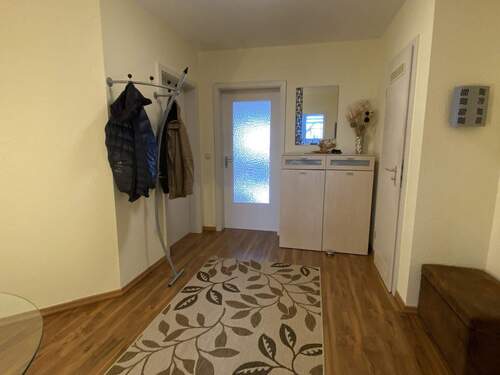 Diele/Flur mit separatem Abstellraum - Etagenwohnung mit 83,80 m&sup2; in Jena zum Kaufen