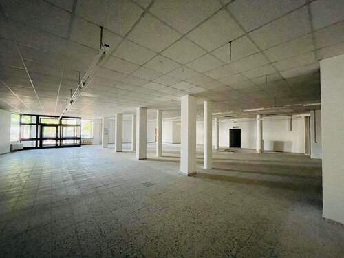 Verkaufsraum - Gewerbefläche mit Potential in Laufamholz