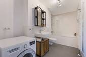 Badezimmer mit Wanne - 