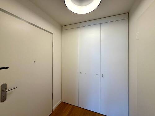 Diele mit Garderobe - 