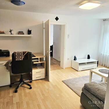 Zi m.Ausgang Balkon - 