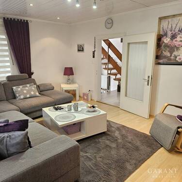 Wohnzimmer - * Gepflegtes Einfamilienhaus im Herzen von Edenkoben *