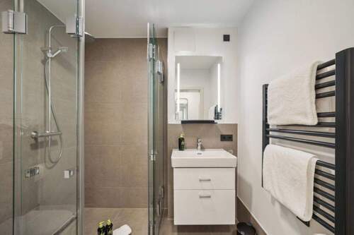 17351606_1001823711.jpeg - 