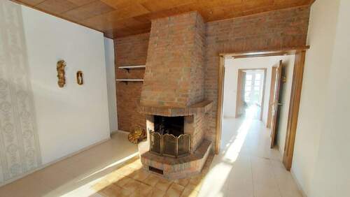 cb40e8b9-453a-4505-8c3c-dd45e1e5ce45.jpg - 