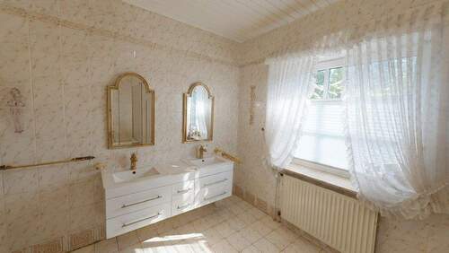 1a519b44-ad51-46ee-8085-e52784d88ec6.jpg - 