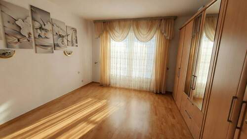 3c2cc715-a359-46f9-a054-3f4fabc72dd7.jpg - 