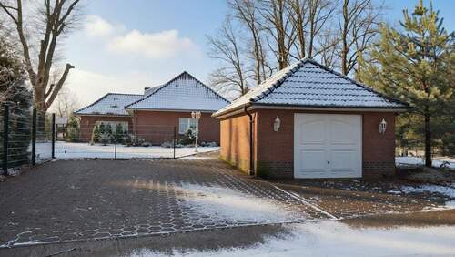 2c276b4b-e468-48ab-90cc-cba2f85894fd.jpg - 