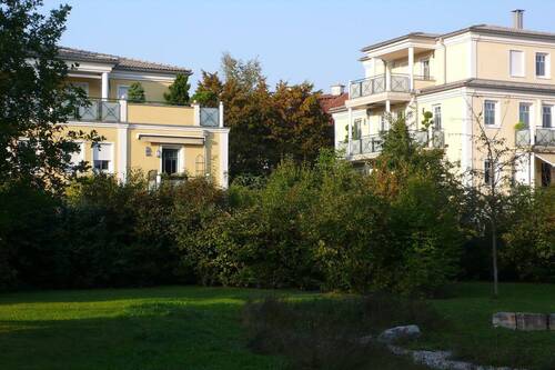 Parkansicht - 3 Gehm.zur S-Baldham m. Süd+Westbalkon zum Park